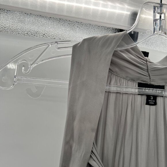 Torrid Women's Sleeveless Blouse Tie V-Neck Gray Size 3X - Picture 5 of 9